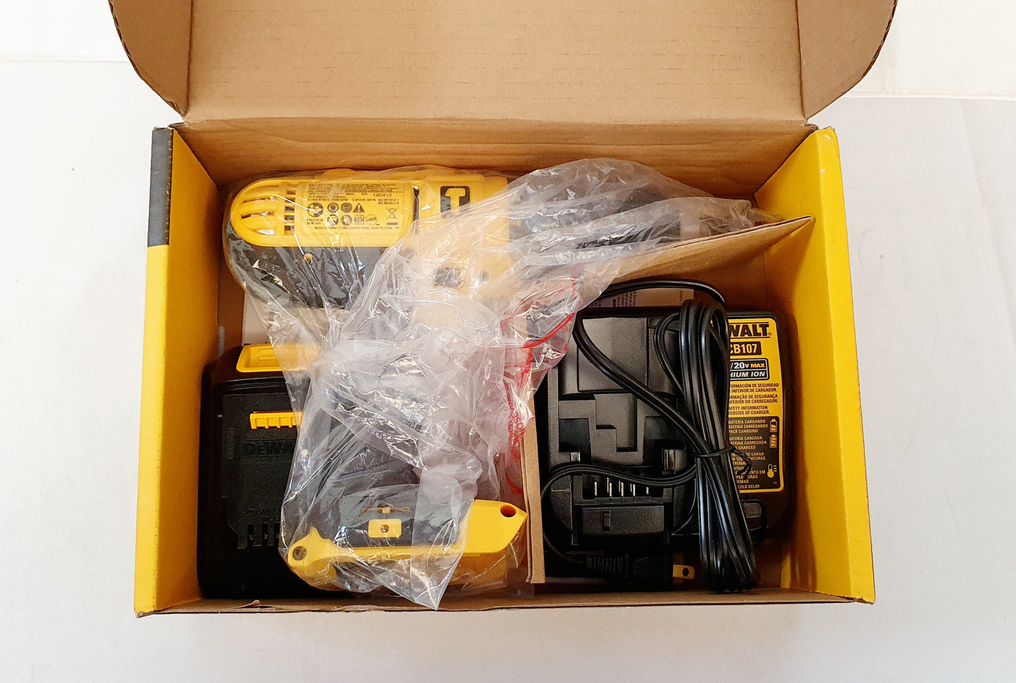 DEWALT TALADRO PERCUTOR INALAMBRICO DE 1/2" 20V DCD776LC1