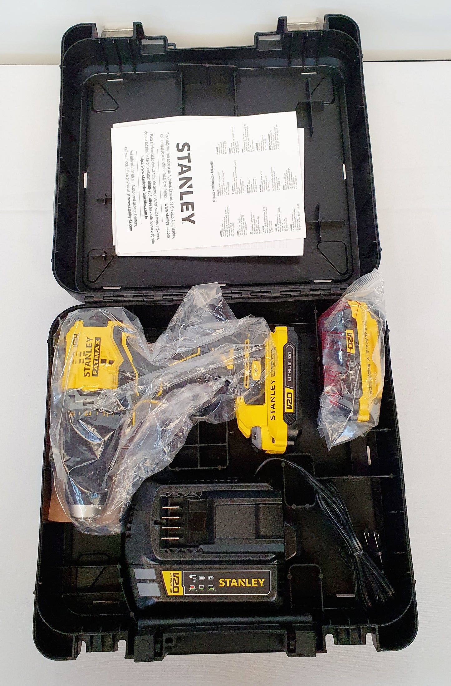 STANLEY TALADRO PERCUTOR INALAMBRICO DE 1/2" 20V BRUSHLESS SBD710C2K-B3