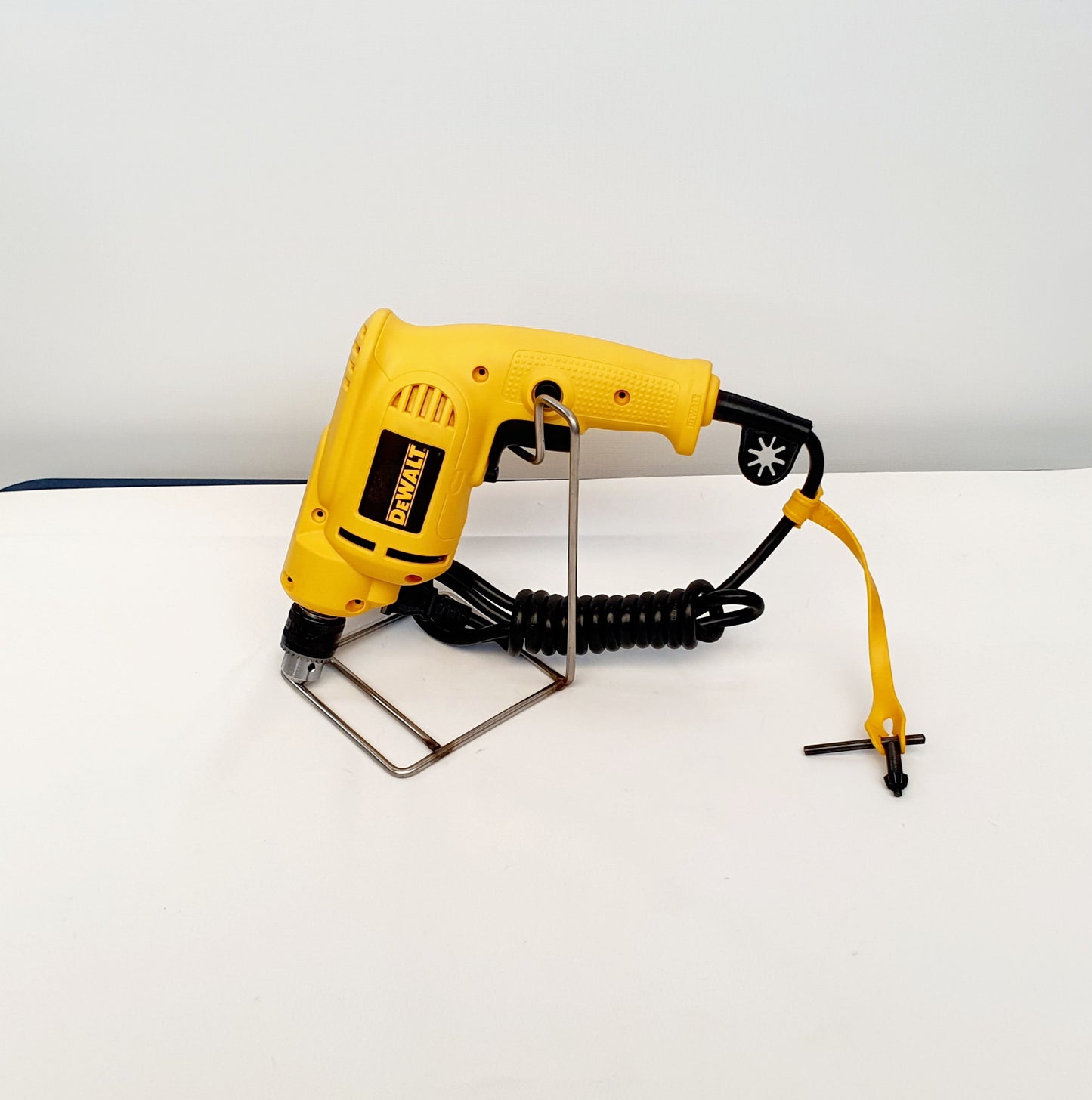 DEWALT TALADRO DE ROTACION 1/4" DWD010