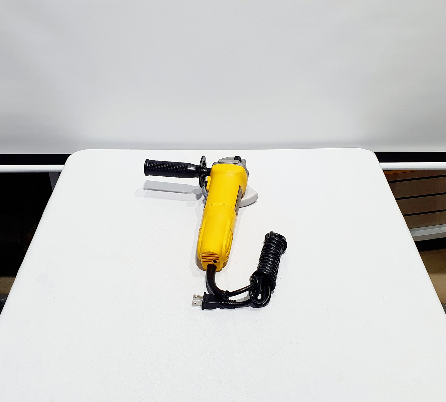 DEWALT PULIDORA DE 4-1/2" 700W DWE4010