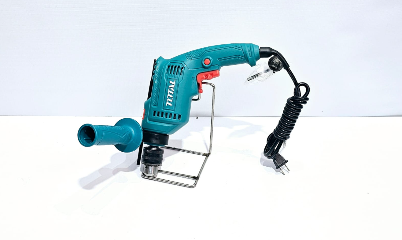 TOTAL TALADRO PERCUTOR DE 1/2" 680W UTG1061356