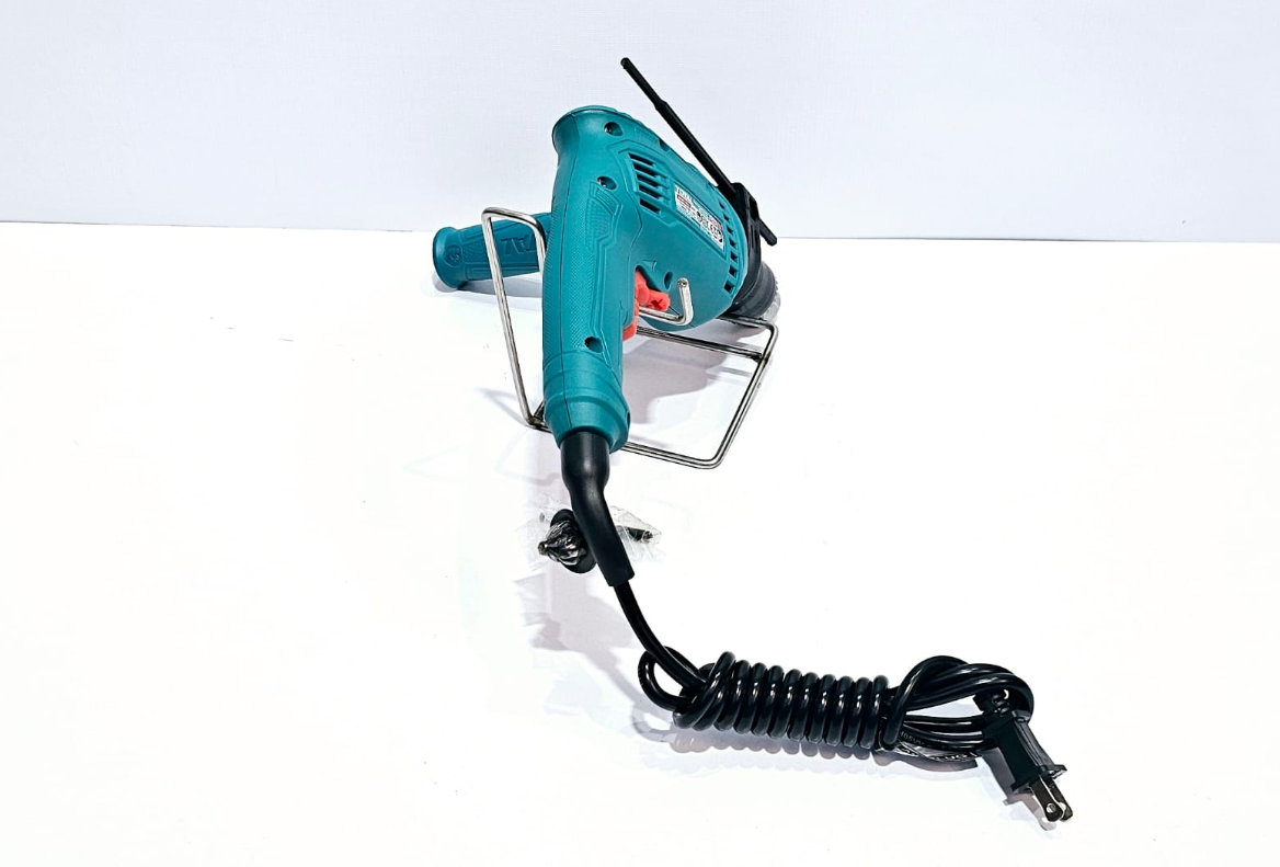TOTAL TALADRO PERCUTOR DE 1/2" 680W UTG1061356