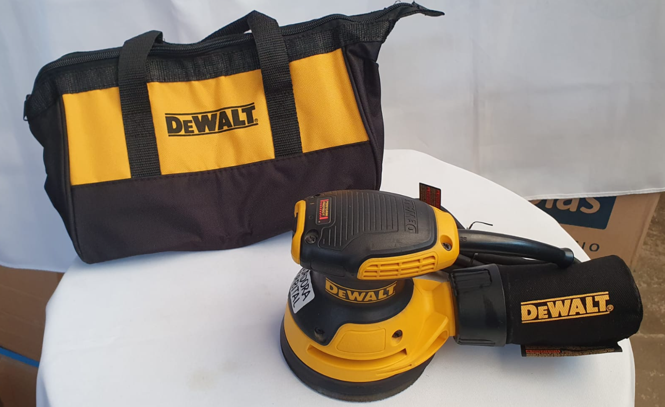 DEWALT KIT DE LIJADORA ORBITAL ALEATORIA DE 5" - DWE6421K