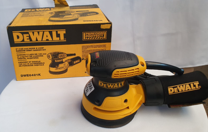 DEWALT KIT DE LIJADORA ORBITAL ALEATORIA DE 5" - DWE6421K
