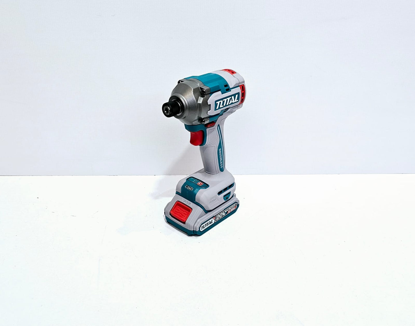 TOTAL ATORNILLADOR DE IMPACTO 20V + ESTUCHE Y ACCESORIOS - UTIRLI2028