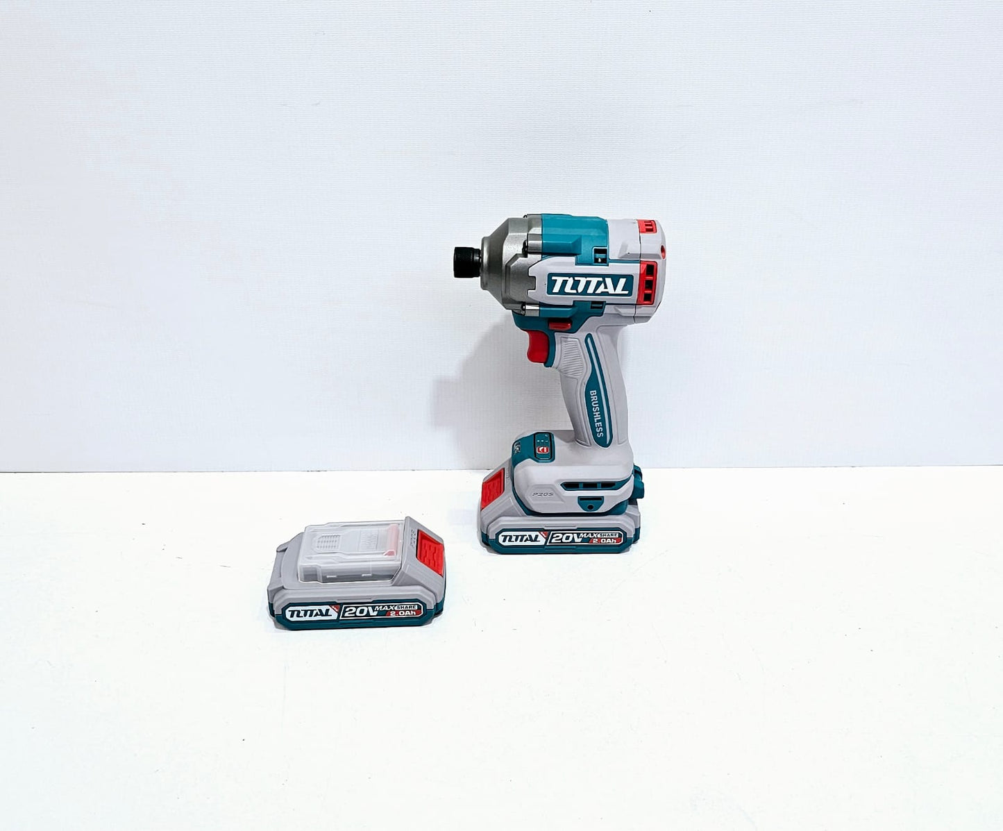 TOTAL ATORNILLADOR DE IMPACTO 20V + ESTUCHE Y ACCESORIOS - UTIRLI2028