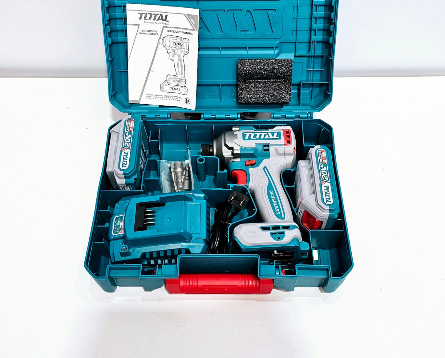 TOTAL ATORNILLADOR DE IMPACTO 20V + ESTUCHE Y ACCESORIOS - UTIRLI2028