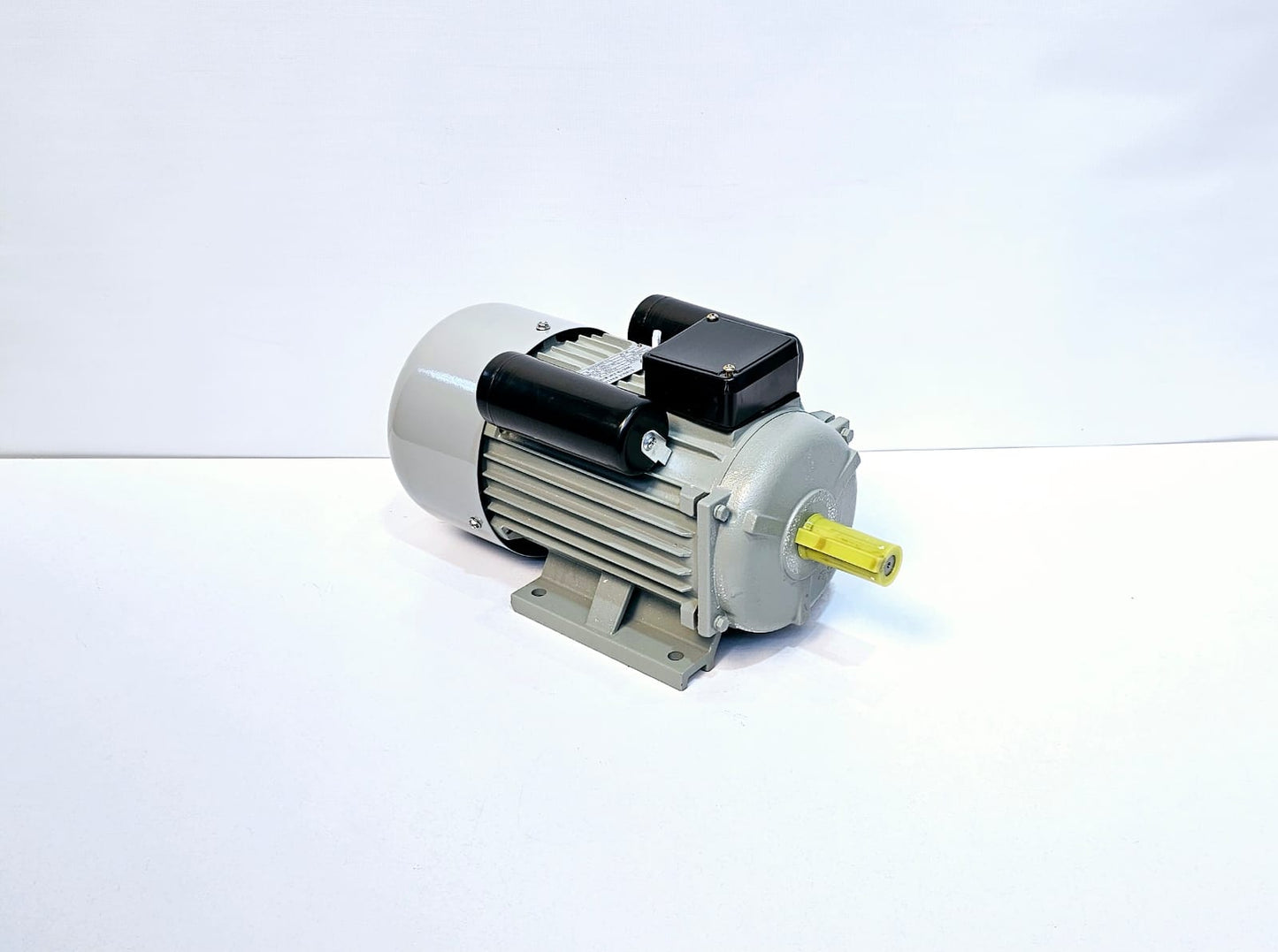 I.O MOTOR 2 HP ALTA 3560 RPM 110V/220V