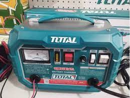 TOTAL CARGADOR DE BATERIAS 12V/24V - 8/5A UTBC1601