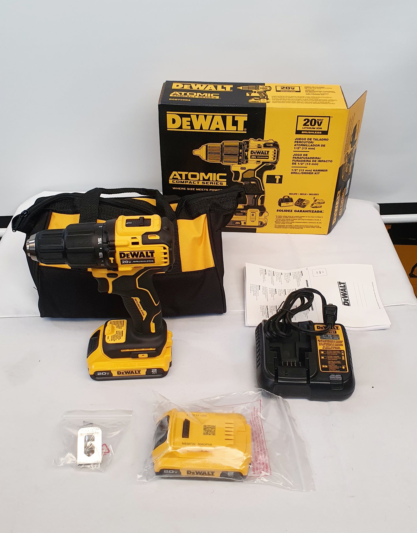 DEWALT TALADRO PERCUTOR INALAMBRICO DE 1/2" 20V ATOMIC DCD709D2-B3