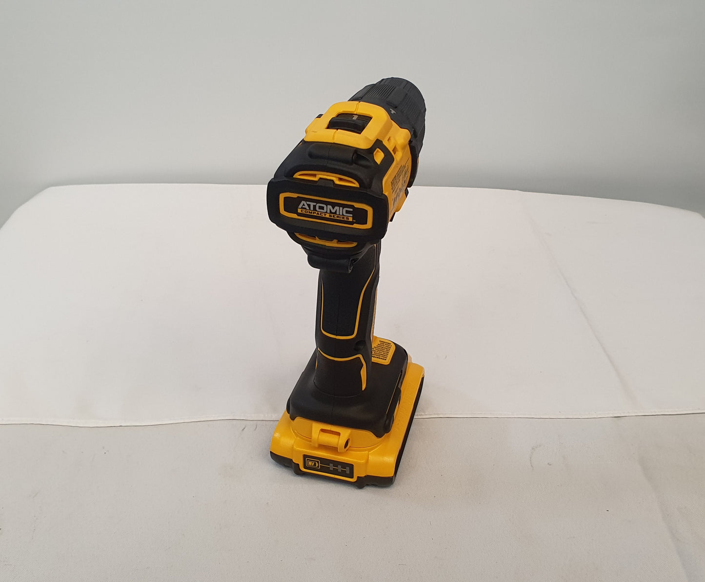 DEWALT TALADRO PERCUTOR INALAMBRICO DE 1/2" 20V ATOMIC DCD709D2-B3