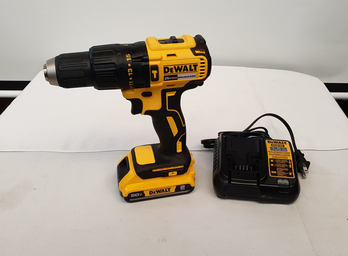 DEWALT TALADRO PERCUTOR INALAMBRICO DE 1/2" 20V BRUSHLESS DCD7781D1-B3