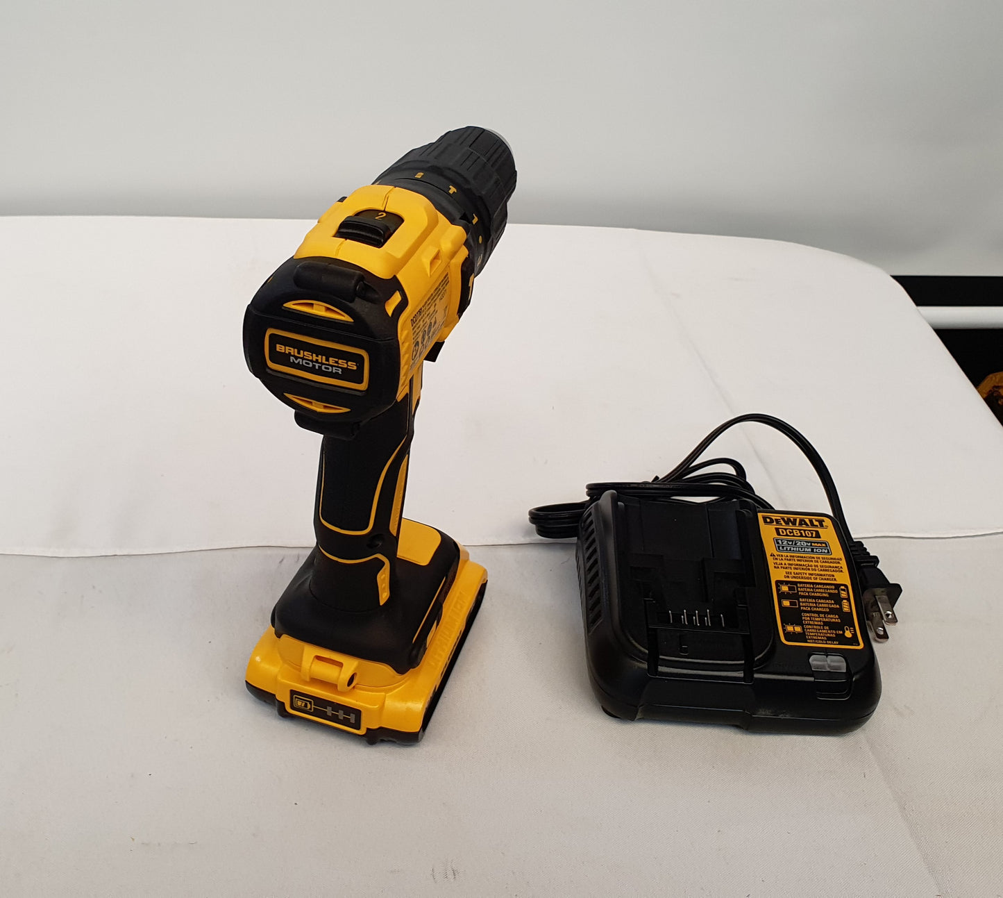 DEWALT TALADRO PERCUTOR INALAMBRICO DE 1/2" 20V BRUSHLESS DCD7781D1-B3