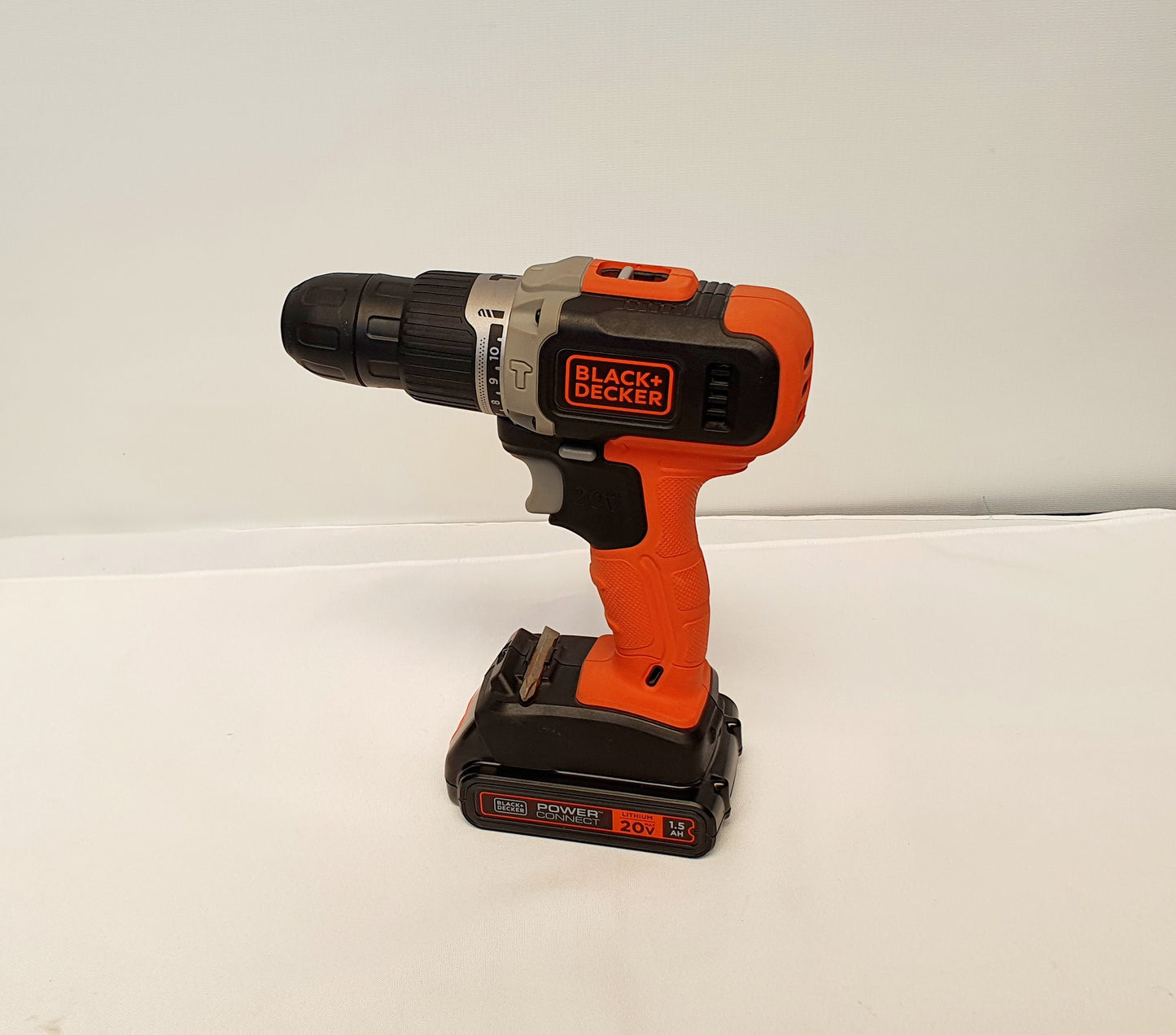 BLACK+DECKER TALADRO PERCUTOR INALAMBRICO 3/8" 20V BCD704C1-B3