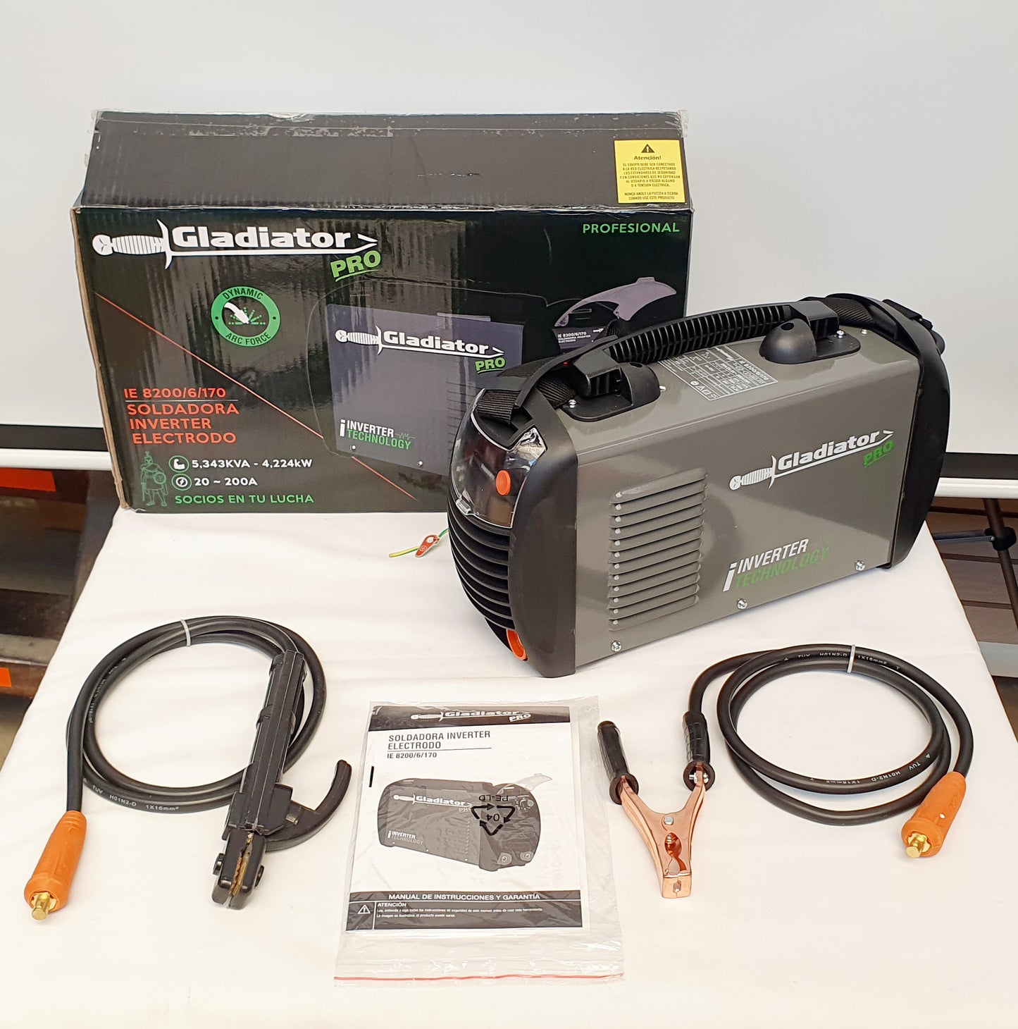 GLADIATOR PRO EQUIPO DE SOLDADURA INVERTER 200 AMPERIOS IE8200/6/170 BVM