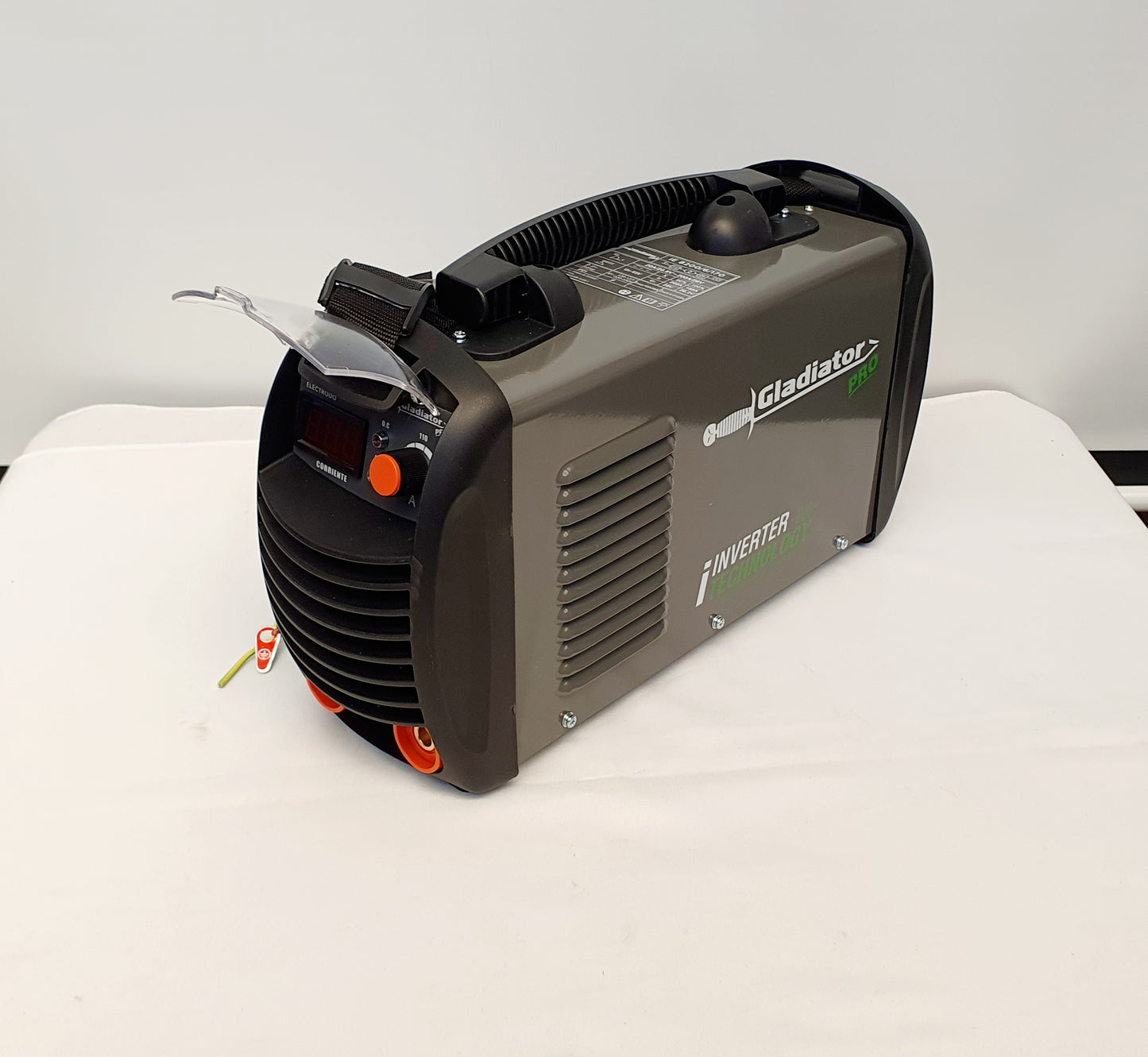 GLADIATOR PRO EQUIPO DE SOLDADURA INVERTER 200 AMPERIOS IE8200/6/170 BVM