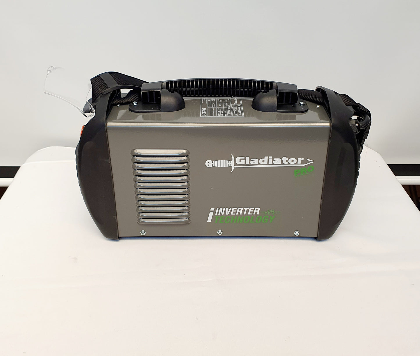 GLADIATOR PRO EQUIPO DE SOLDADURA INVERTER 200 AMPERIOS IE8200/6/170 BVM