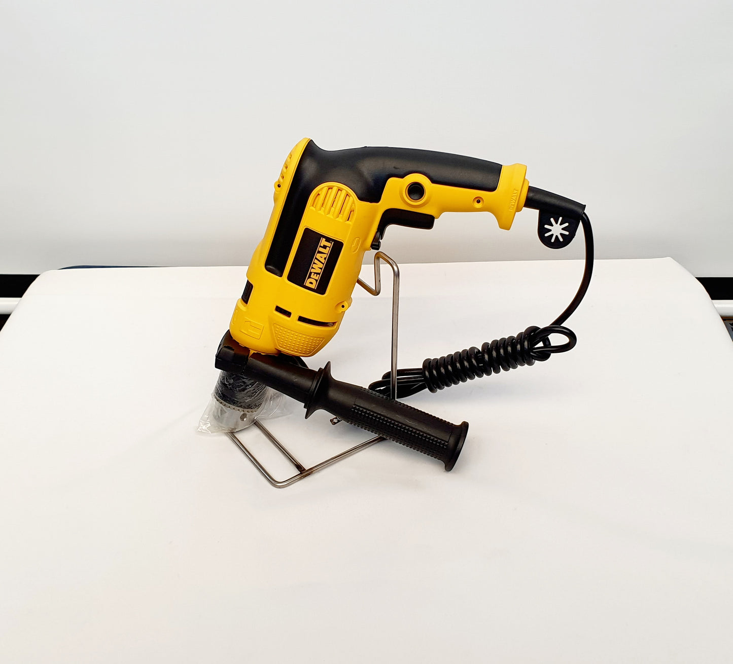 DEWALT TALADRO PERCUTOR DE 1/2" 710W DWD024