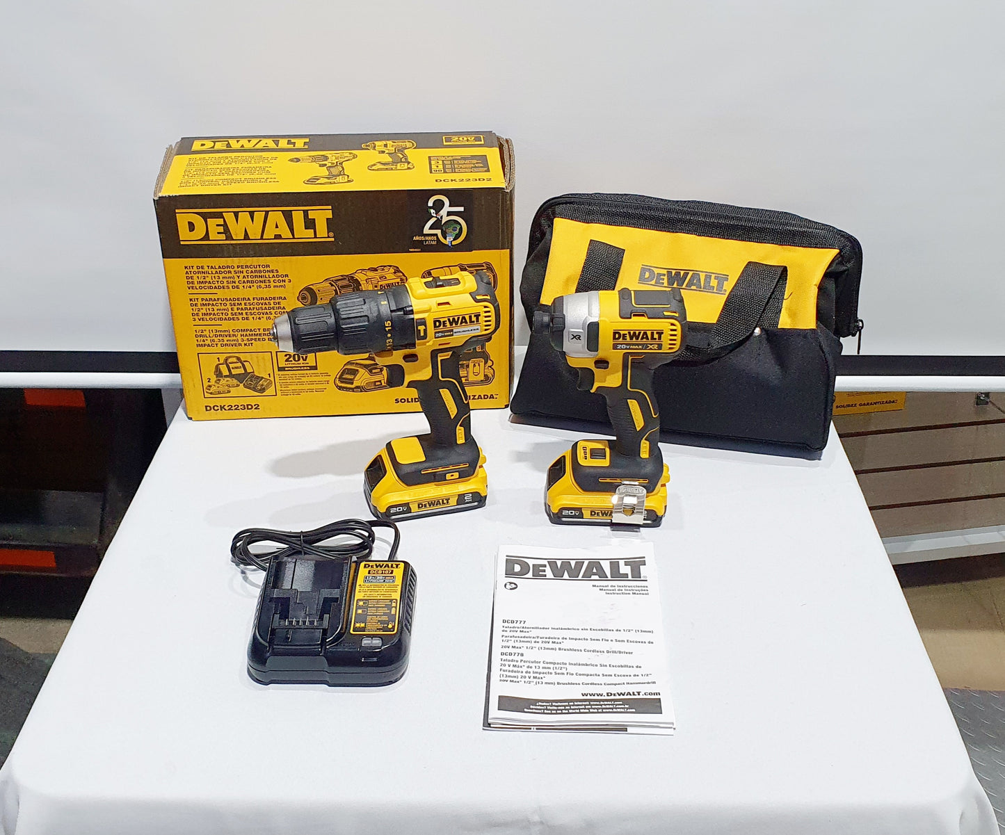 DEWALT COMBO TALADRO PERCUTOR Y ATORNILLADOR DE IMPACTO 20V BRUSHLESS DCK223D2