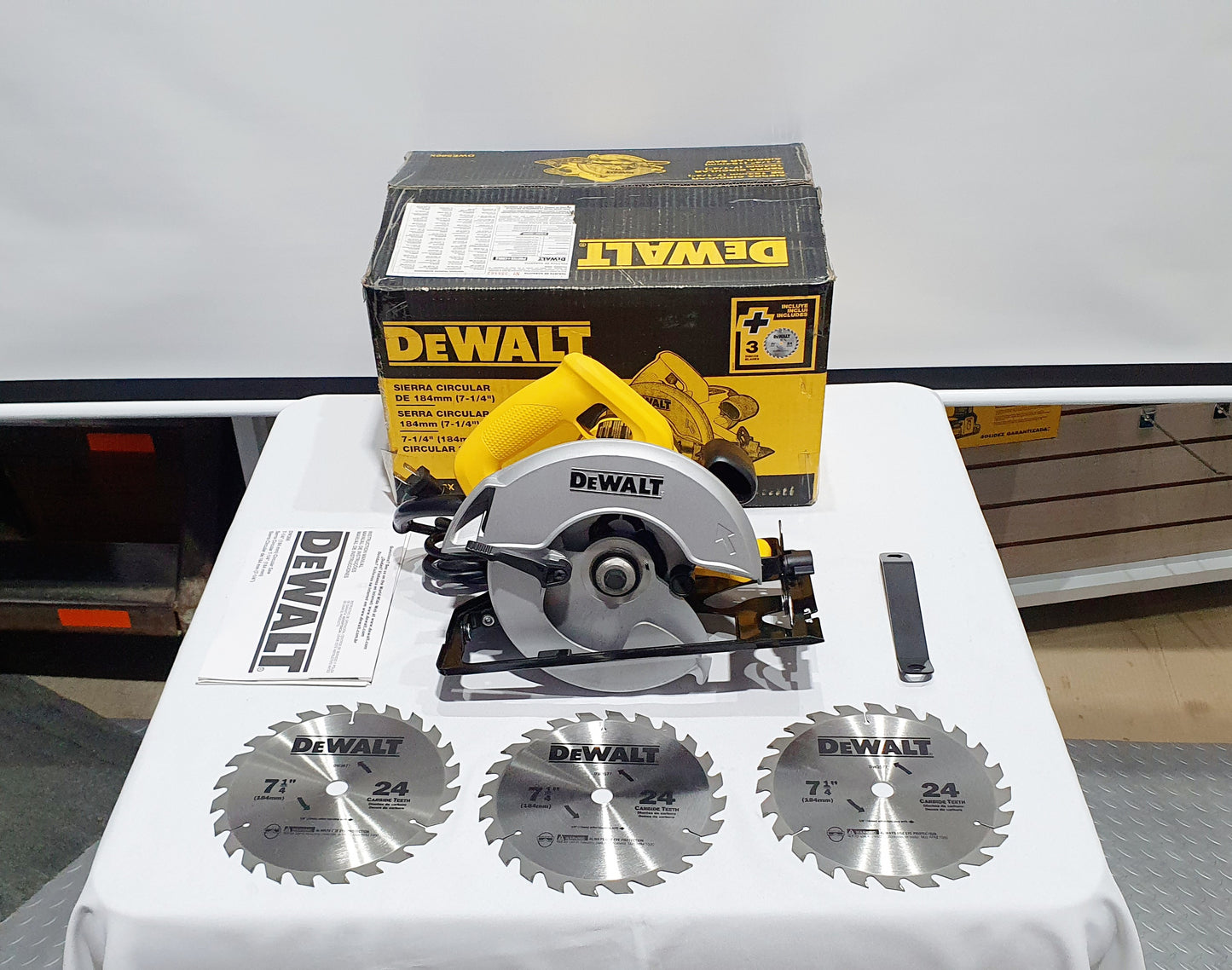 DEWALT CIERRA CIRCULAR 7-1/4" 1800W DWE566X