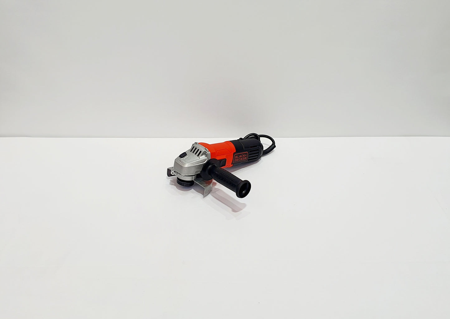 BLACK+DECKER PULIDORA DE 4-1/2" G650