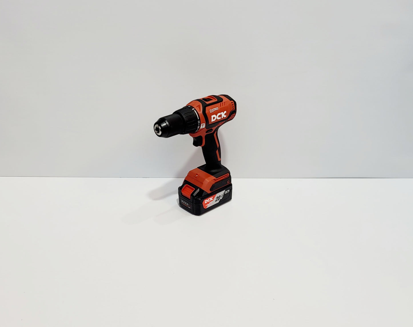 DCK TALADRO INALAMBRICO PERCUTOR DE 1/2" 20V KDJZ05-13