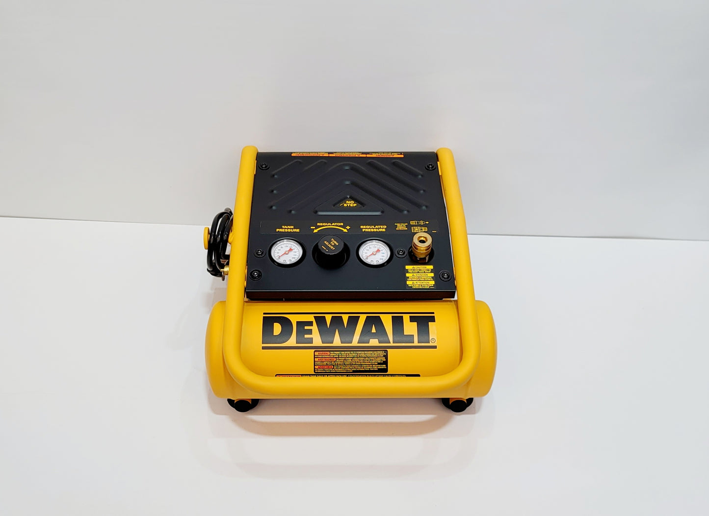 DEWALT COMPRESOR DE AIRE SILENCIOSO 3 GALONES D55140