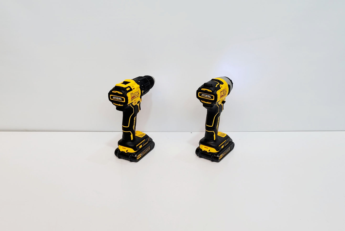 DEWALT COMBO TALADRO INALAMBRICO 1/2" Y ATORNILLADOR DE IMPACTO ATOMIC 20V DCK278C2