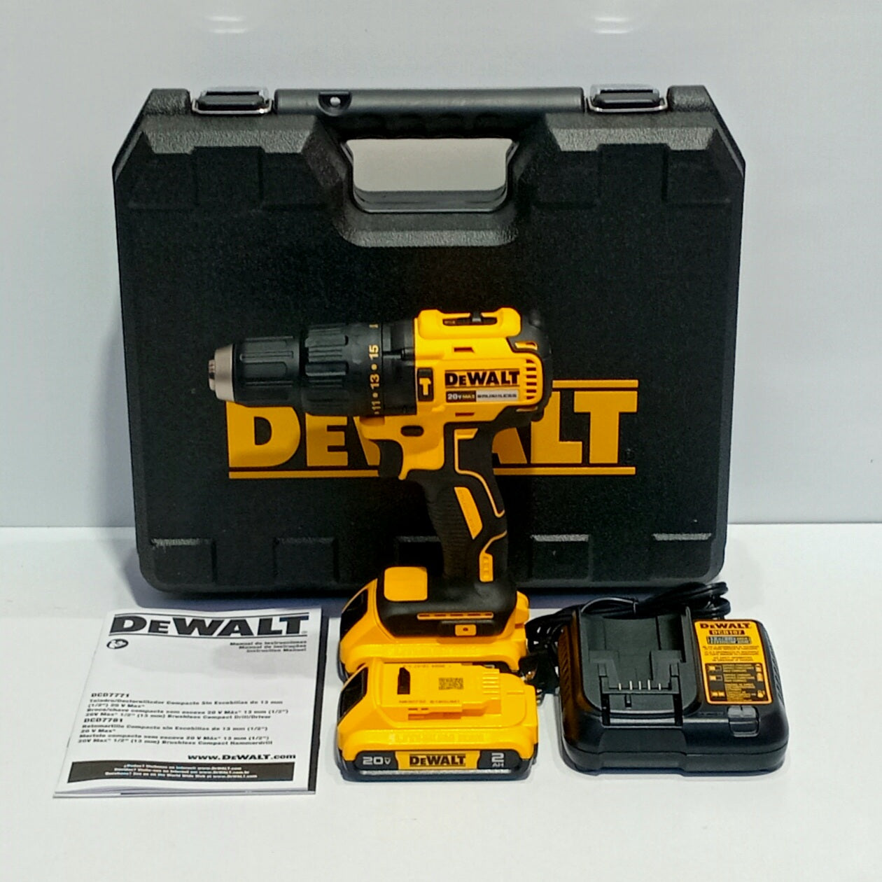 DEWALT TALADRO PERCUTOR INALAMBRICO 1/2 20V DCD7781