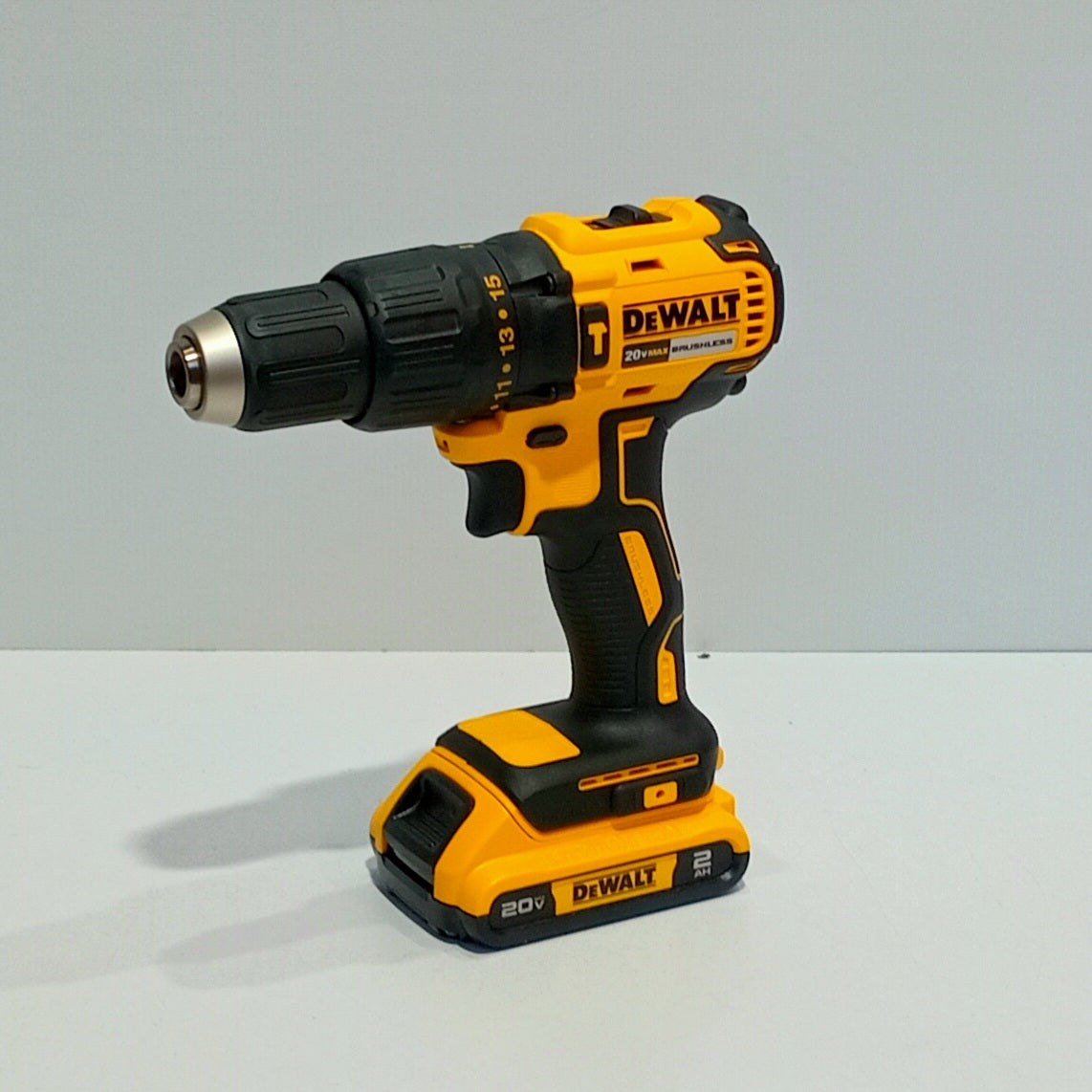 DEWALT TALADRO PERCUTOR INALAMBRICO 1/2 20V DCD7781