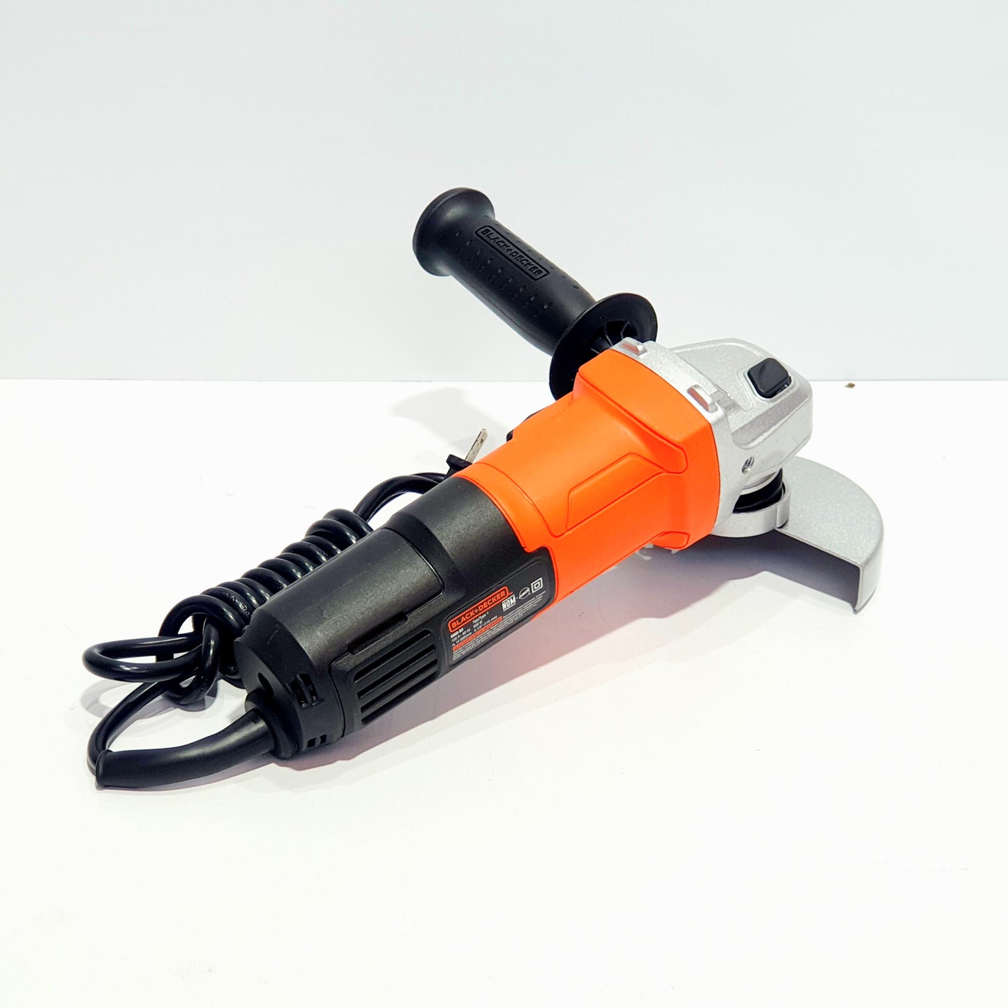 BLACK+DECKER ESMERILADORA ANGULAR DE 4-1/2 650W G650