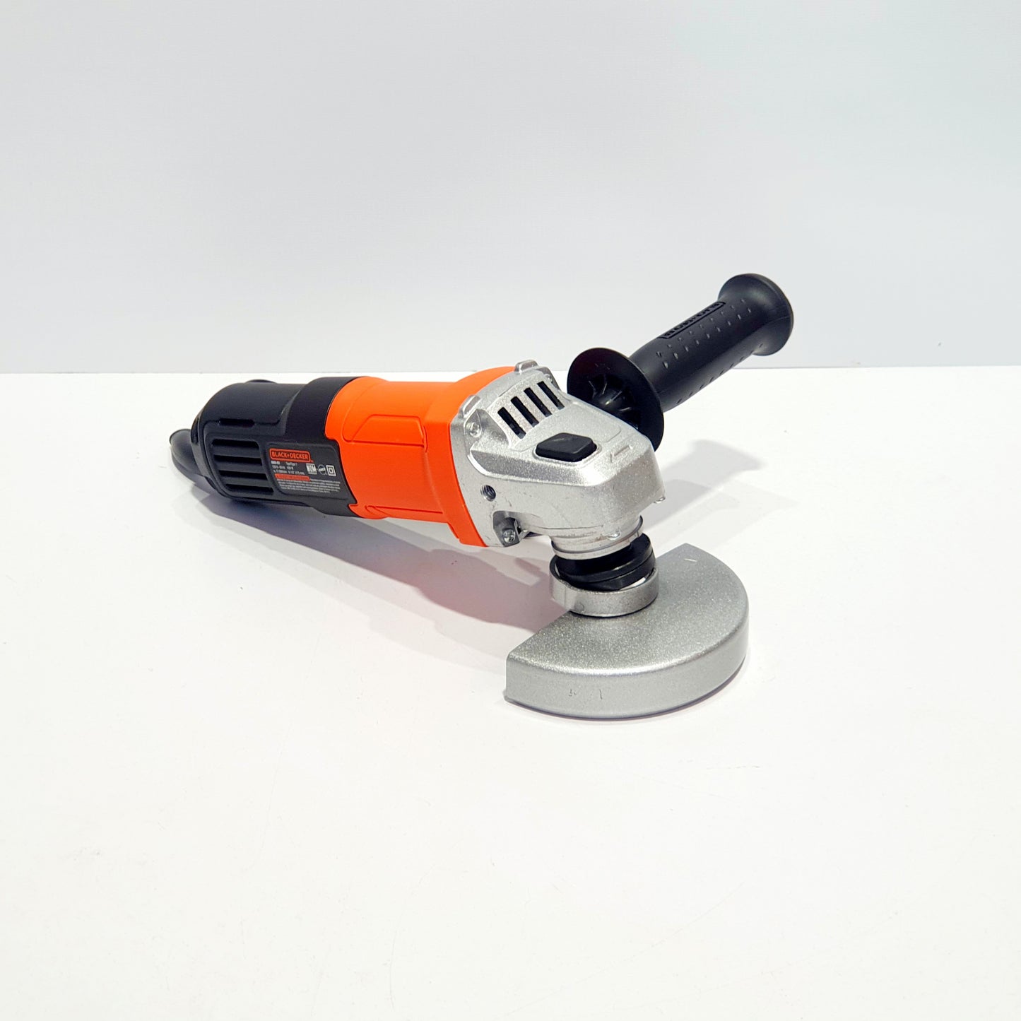 BLACK+DECKER ESMERILADORA ANGULAR DE 4-1/2 650W G650