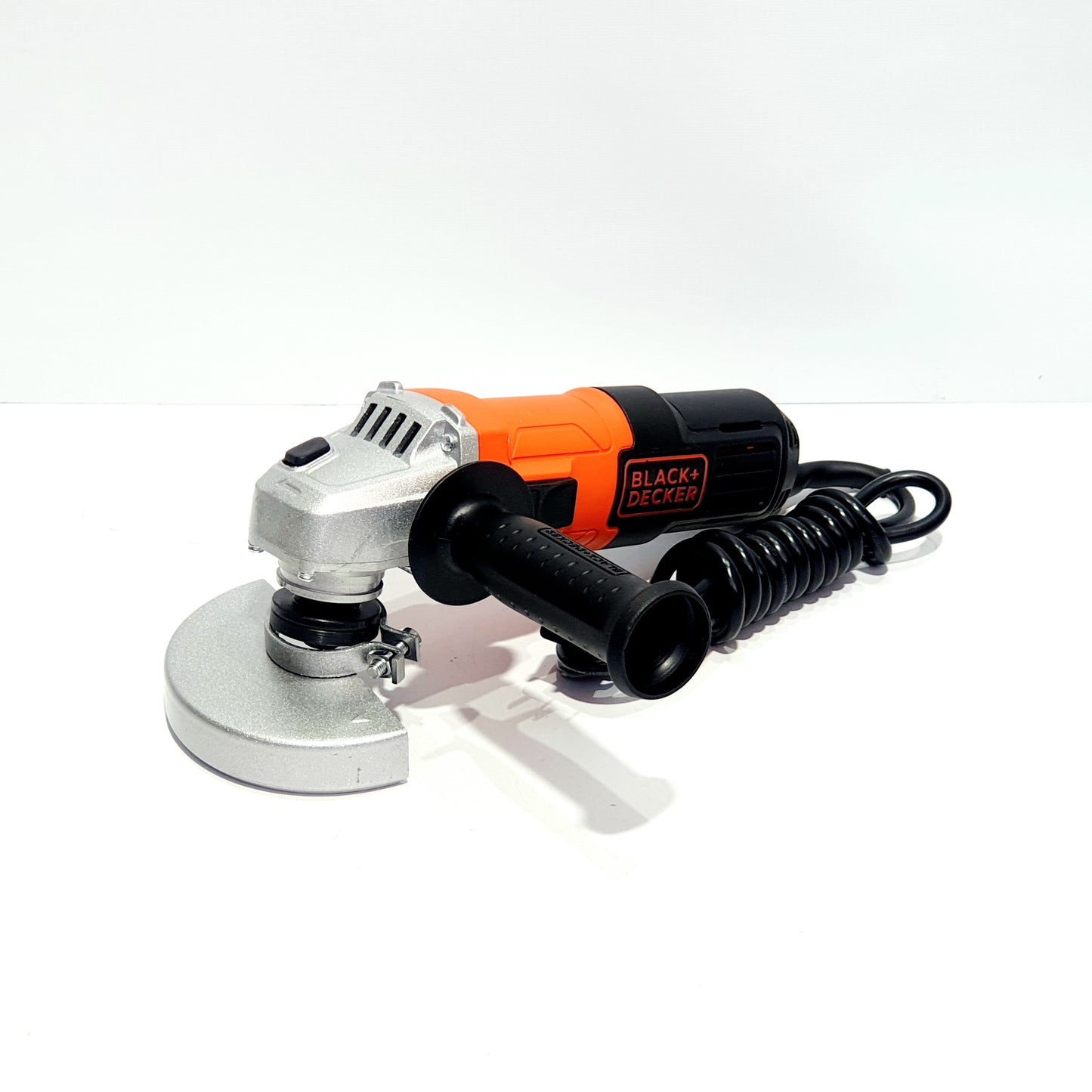 BLACK+DECKER ESMERILADORA ANGULAR DE 4-1/2 650W G650