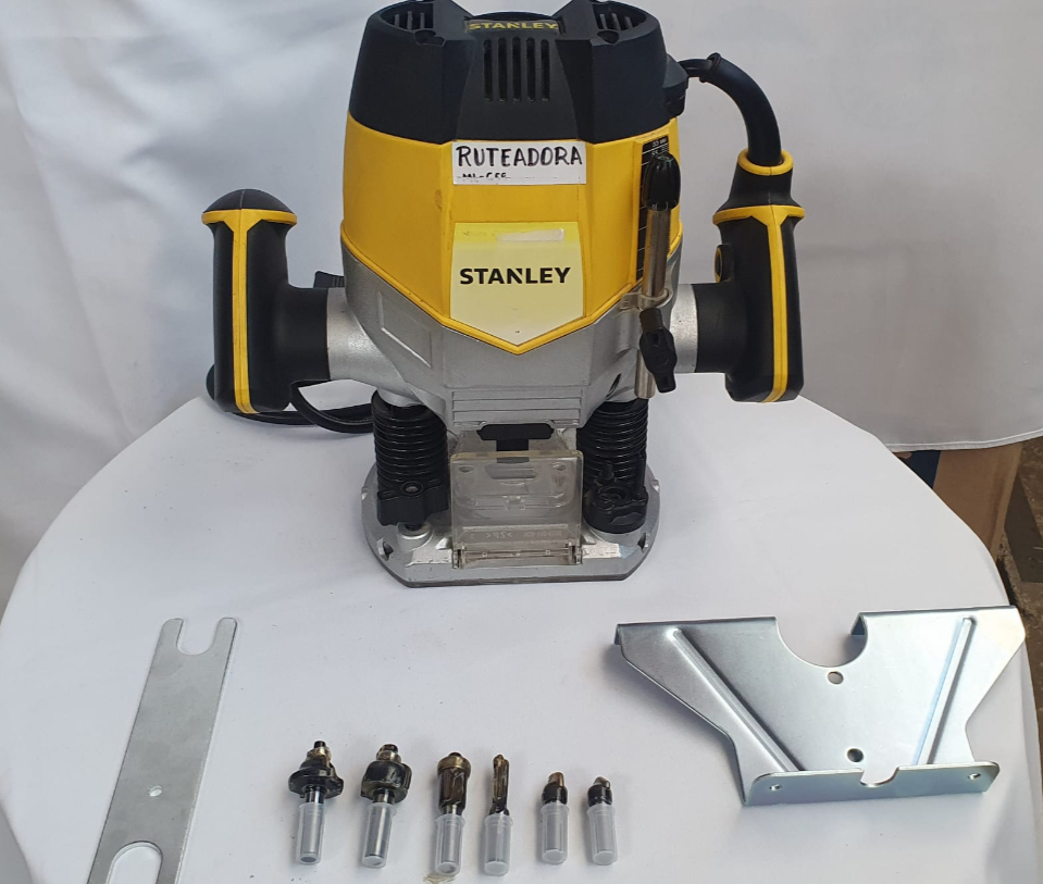 STANLEY RUTEADORA FRESADORA/REBAJADORA DE COLUMNAS - STRR1200