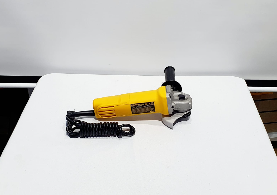 DEWALT ESMERILADORA ANGULAR DE 4-1/2" - DWE4010