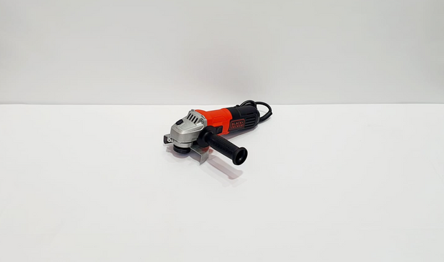 BLACK+DECKER ESMERILADORA ANGULAR DE 4-1/2"