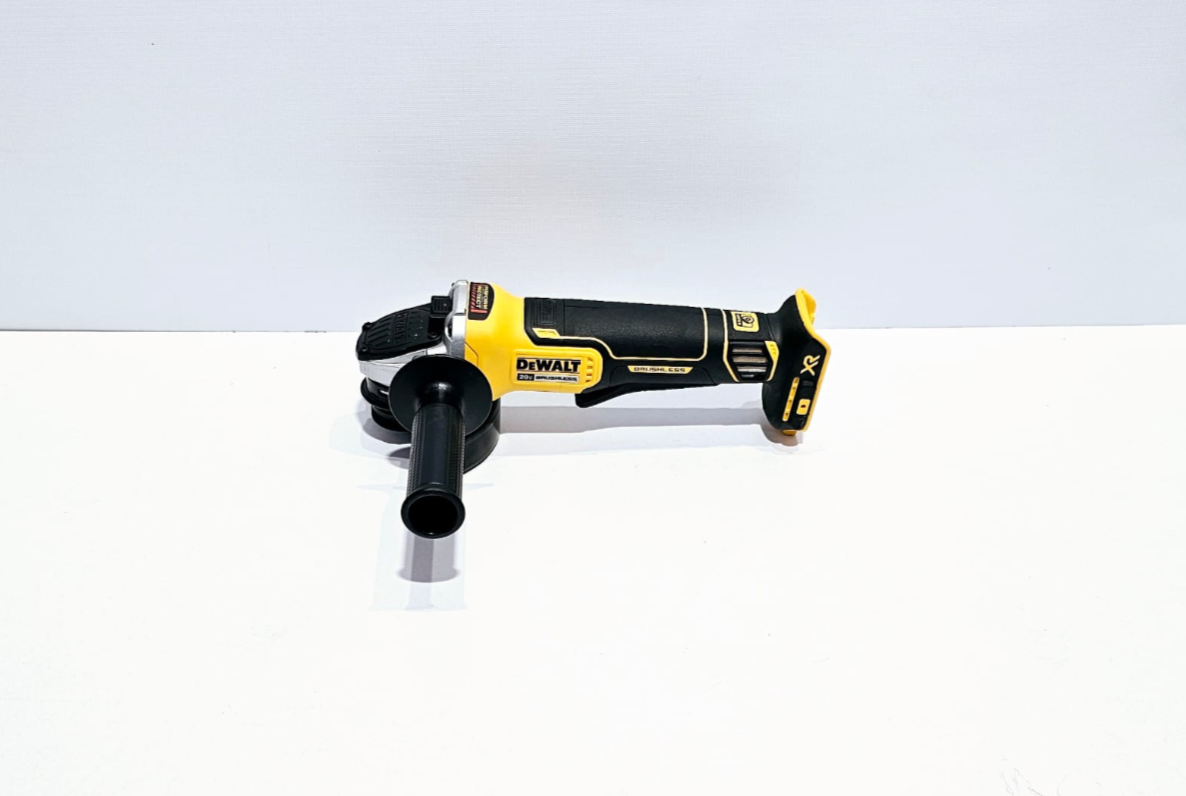 DEWALT ESMERILADORA DE ANGULO CON FRENO DE 4 - 1/2" - DCG413B