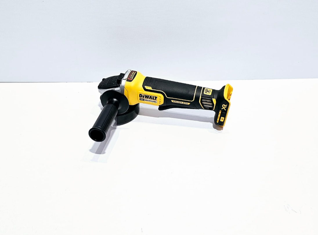 DEWALT ESMERILADORA DE ANGULO CON FRENO DE 4 - 1/2" - DCG413B