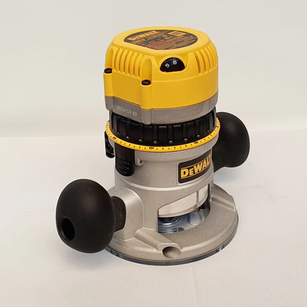 DEWALT RUTEADORA DE 2-1/4 CABALLOS - DW616