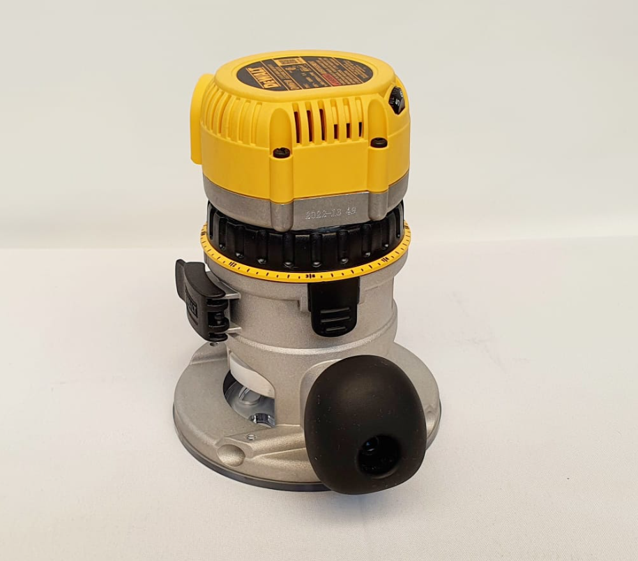 DEWALT RUTEADORA DE 2-1/4 CABALLOS - DW616