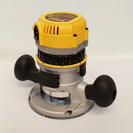 DEWALT RUTEADORA DE 2-1/4 CABALLOS - DW616