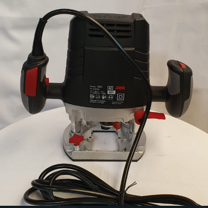 SKIL RUTEADORA 1100W - F0121831Aa
