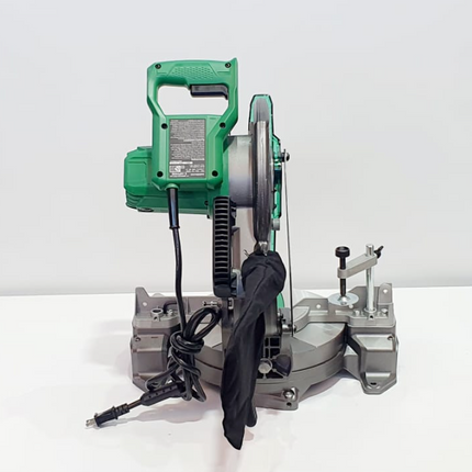METABO SIERRA INGLETEADORA DE 10"