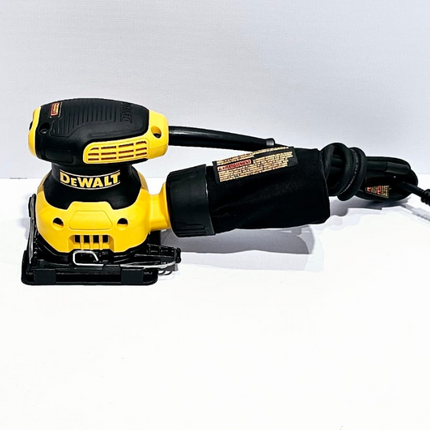 DEWALT LIJADORA ORBITAL - DWE6411K