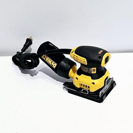 DEWALT LIJADORA ORBITAL - DWE6411K