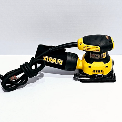 DEWALT LIJADORA ORBITAL - DWE6411K