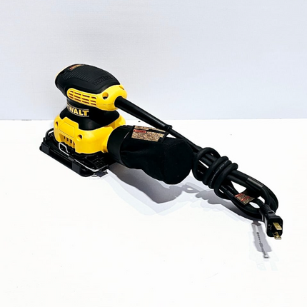 DEWALT LIJADORA ORBITAL - DWE6411K