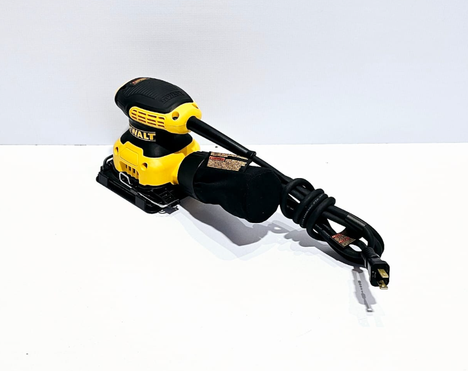 DEWALT LIJADORA ORBITAL - DWE6411K