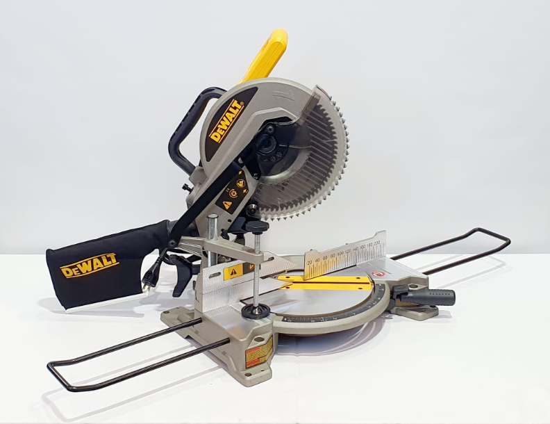 DEWALT SIERRA INGLETEADORA DE 10" - DW714