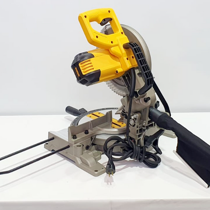 DEWALT SIERRA INGLETEADORA DE 10" - DW714